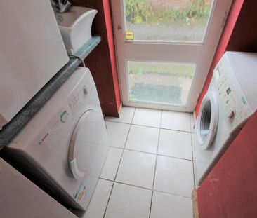 6 bedroom flat to rent - Photo 5