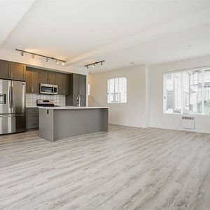 Maple Ridge 3br Furnished Townhouse for Rent - Photo 2