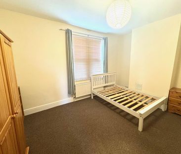 3 bedroom semi-detached house to rent - Photo 3