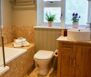 1 bedroom Flat To Let - Photo 1