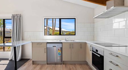 Charming 2-Bedroom Home in the Heart of Oxford! - Photo 2