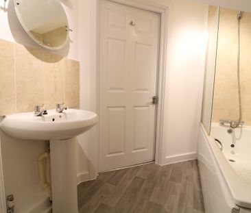 Hill View, Dorking, RH4 - Photo 5