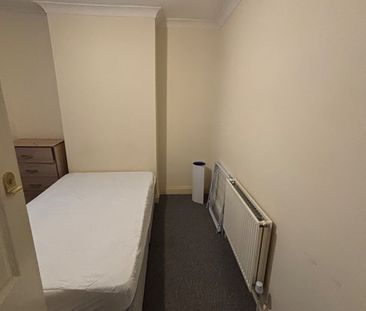 Room in a Shared House, St. Martins Place, BN2 - Photo 4