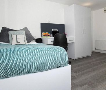 Studio to rent - Photo 2