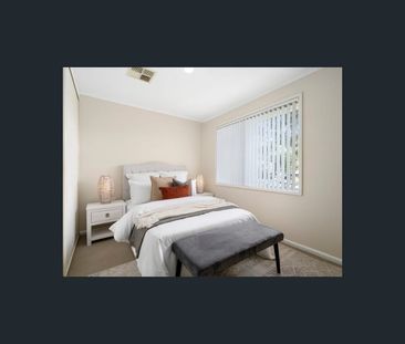 4 Sullivan Avenue, Lurnea, NSW 2170 - Photo 5