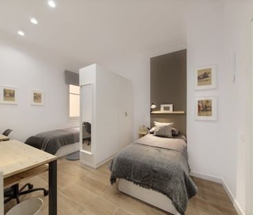 Carrer de Balmes, Barcelona, Catalonia 08006 - Photo 1