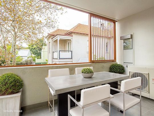 Contemporary north facing one-bedroom apartment in the heart of Surry Hills - Photo 1