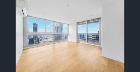 Modern 2-Bedroom Apartment with Car Park in the Heart of Melbourne CBD - Photo 2