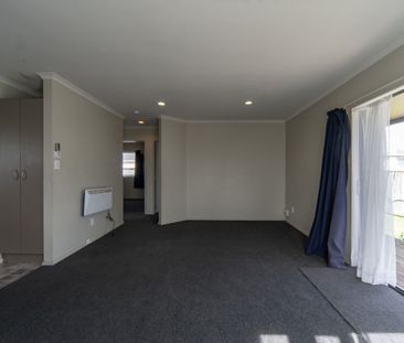 Two bedroom home - Photo 2