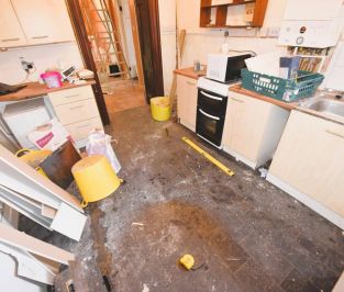 2 bedroom Flat in Towers Flat 3, Leeds - Photo 6