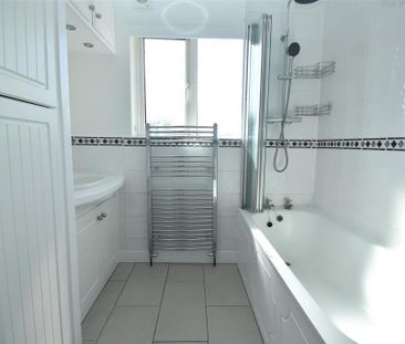 3 bedroom end of terrace house to rent - Photo 6