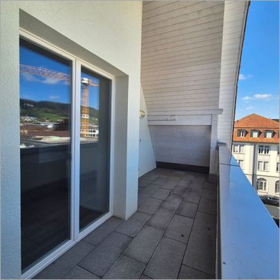 Grosszügige, zentrale Dach-Maisonette mit Weitsicht! - Photo 1