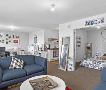 Spacious One-Bedroom Apartment in Secure Gated Community - Photo 4