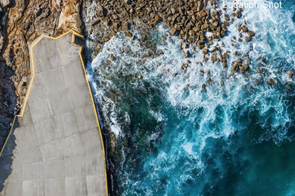 Spacious 2 bedroom apartment with ocean views - Photo 1