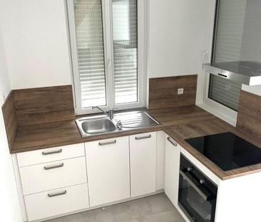 Appartement T2 rénové de 43 m2 en duplex comprenant: Rdc: salon-séj... - Photo 2