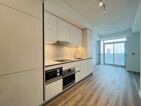 For Lease - 8 Interchange Way Unit# 5307, Vaughan, Ontario - Photo 3