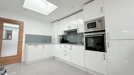 Mansfield Place, Cuffley - Photo 3