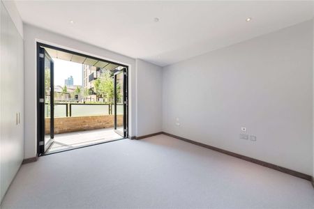 An ideal one bedroom apartment situated moments from Southside Shopping Centre and Wandsworth Town. - Photo 3