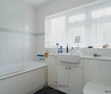 2 bedroom property to rent in Epsom - Photo 6