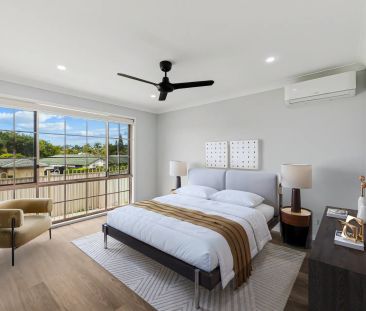 Spacious family home with pool in the heart of Elanora - Photo 5