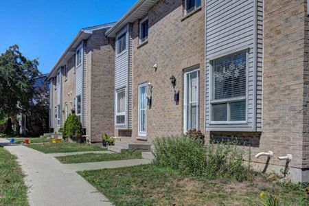 Northwood Village - Photo 4