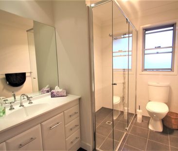 2 bedroom FULLY FURNISHED unit - Photo 6