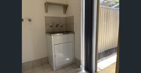 Neat and tidy 3 bedroom villa - Photo 3