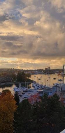 Beautiful penthouse with VIEWS - Photo 1