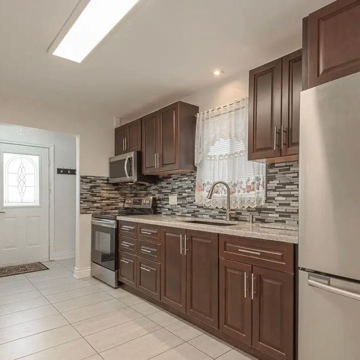 For Lease - 1 Fairbourne Crescent Unit# Main, Toronto, Ontario - Photo 1