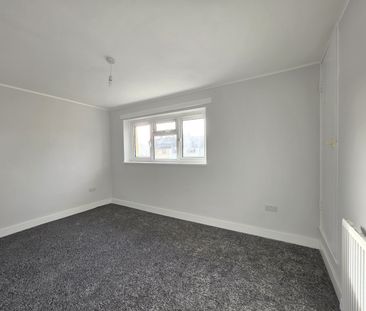 Three bed semi detached - Photo 4
