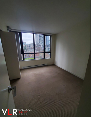 Condo in Downtown Vancouver, BC - Photo 5