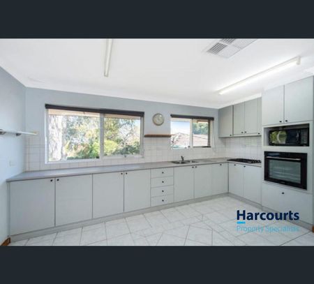 24 Merilee Terrace, Kelmscott, WA 6111 - Photo 5