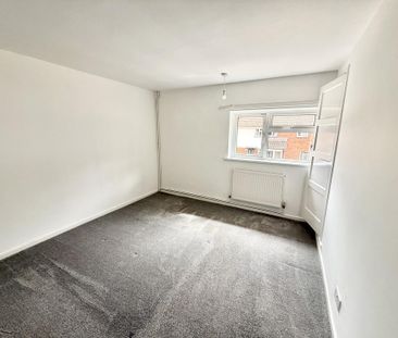 3 bedroom end of terrace house to rent - Photo 5