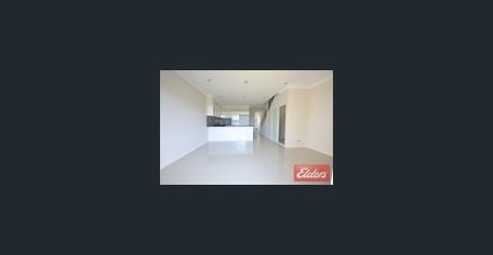 Modern Three Bedroom Townhouse! - Photo 4