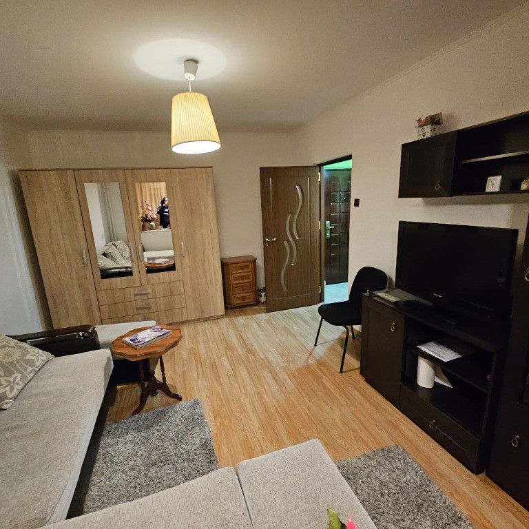 Garsoniera de închiriat mobilata/utilata complet Exercitiu - Fotografie 1