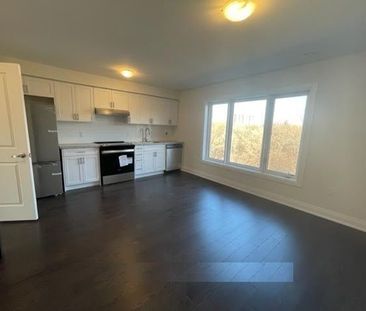 For Lease - 33 Wild Rose Gardens Unit# B, Toronto, Ontario - Photo 3