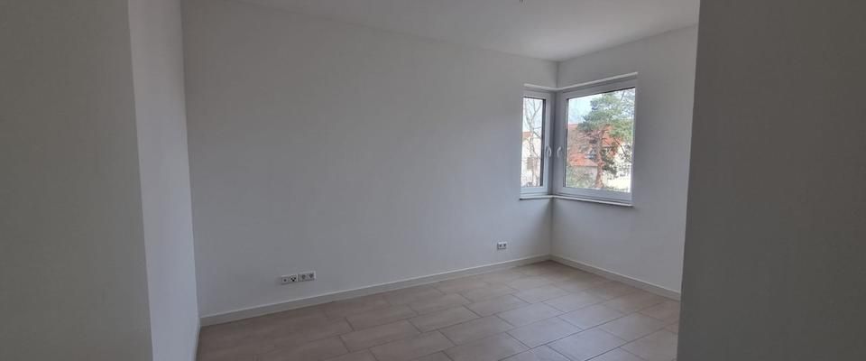 MODERNE 3-ZIMMER-PENTHOUSEWOHNUNG MIT DACHTERRASSE IN GARBSEN-BERENBOSTEL - Foto 1