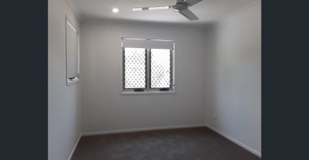 3 BEDROOM TOWNHOUSE IN MANGO HILL WITH POOL IN COMPLEX - Photo 4