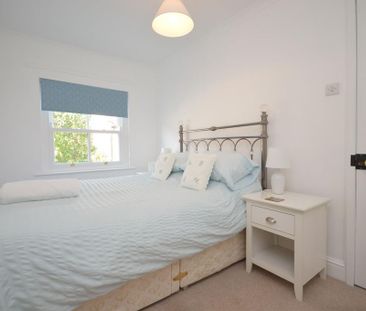 2 bedroom end of terrace house to rent - Photo 5