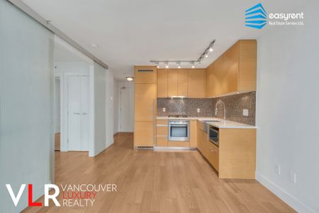 Condo in Downtown Vancouver, BC - Photo 5