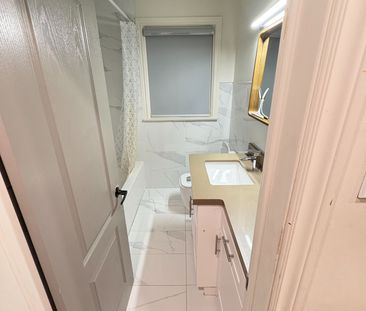 For Lease - 5 Shawford Crescent, Toronto, Ontario - Photo 6