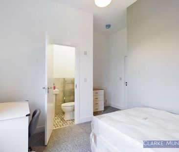 Borough Road Room 1, Middlesbrough - Photo 6