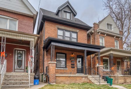 $1,399 / 1 br / 1 ba / 675 sqft 37 Garfield ave N unit 3 - Photo 5