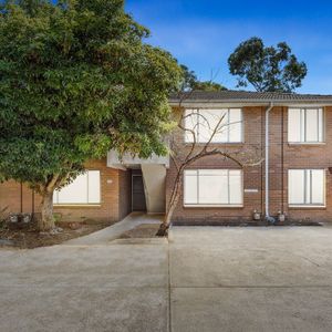 2-Bedroom Ground Floor Flat in Prime Dandenong Location - Photo 2