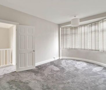 3 bedroom end of terrace house to rent - Photo 4