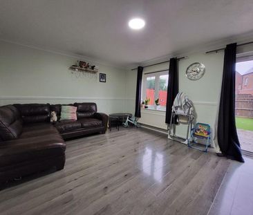 3 bedroom terraced house to rent - Photo 1