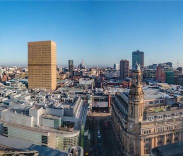 One of Manchester's finest - A unique four bedroom triplex apartment with luxury principal suite situated in the sought after No.1 Deansgate development. - Photo 1