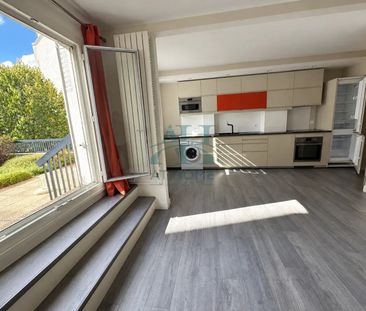 Location Appartement 4 pièces 92m² PARIS 10ème - Photo 4