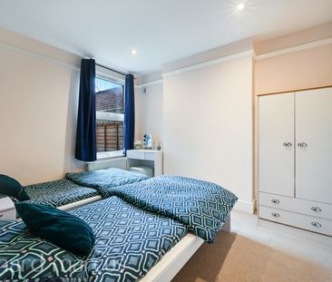 Quicks Road, London - Photo 4