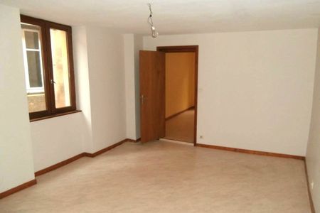 Appartement T2 à louer à TOURNON - Photo 2